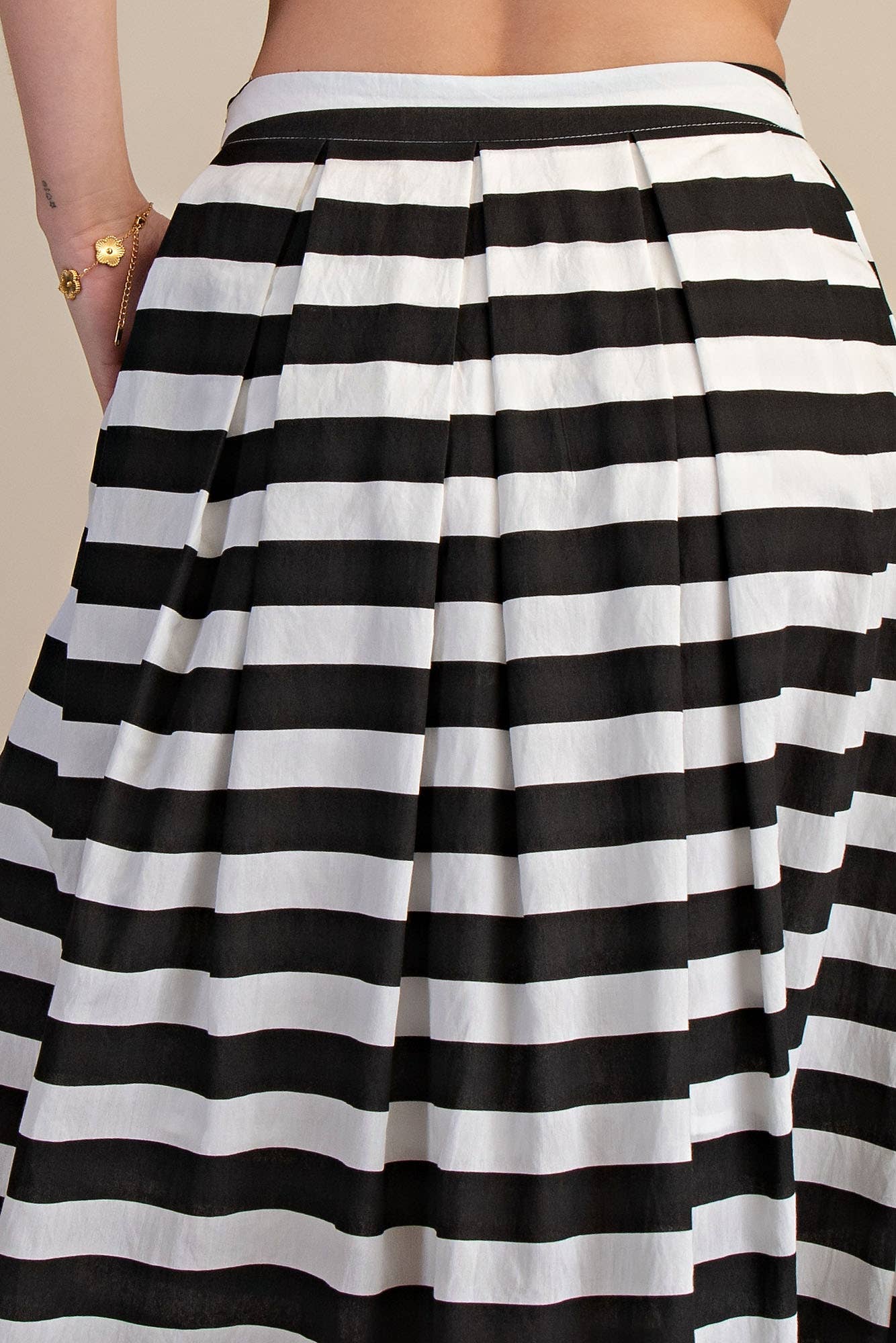 Black and White Stripe Full Pleated Midi Skirt