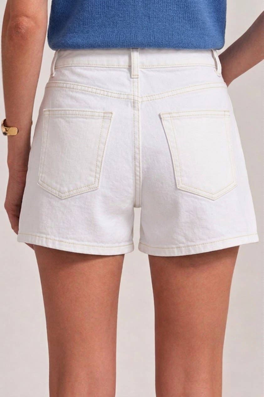 GAMEDAY MID RISE COLOR DENIM SHORTS WITH SCALLOP FRONT SEAM