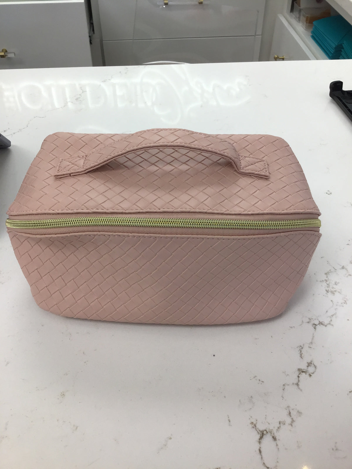 Cosmetic bag