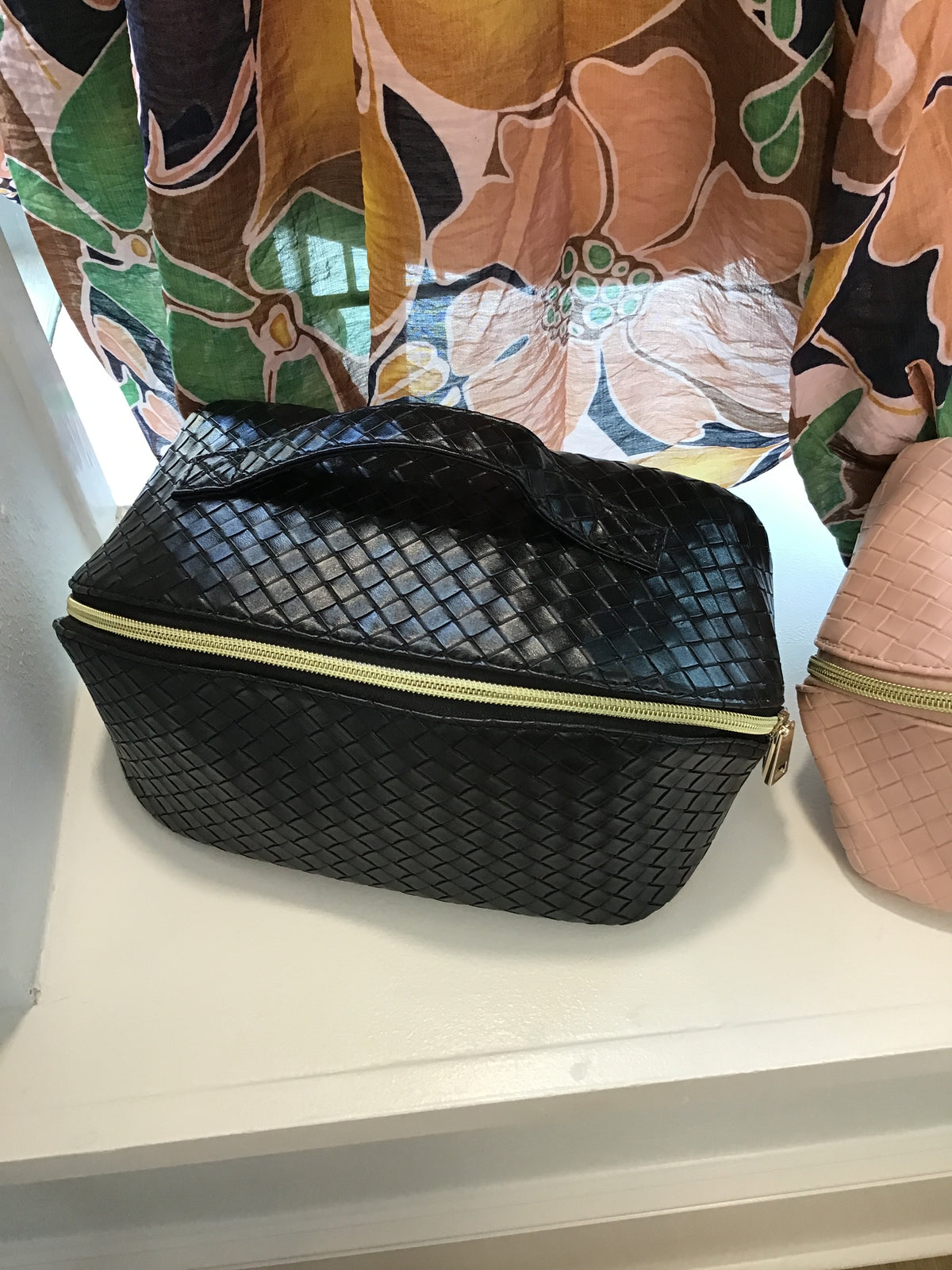 Cosmetic bag