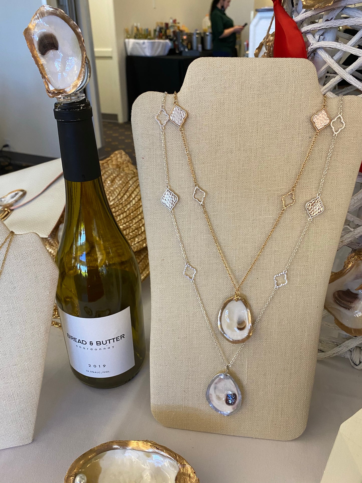 Gilded Oyster Wine Topper